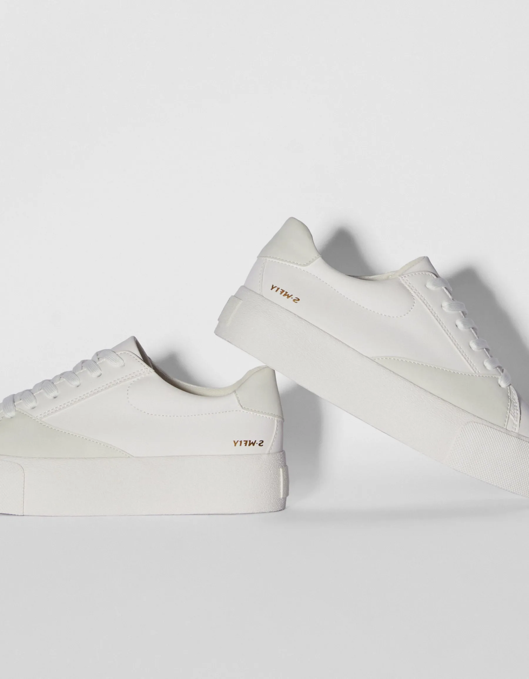 BERSHKA Baskets matelassées Blanc Hot