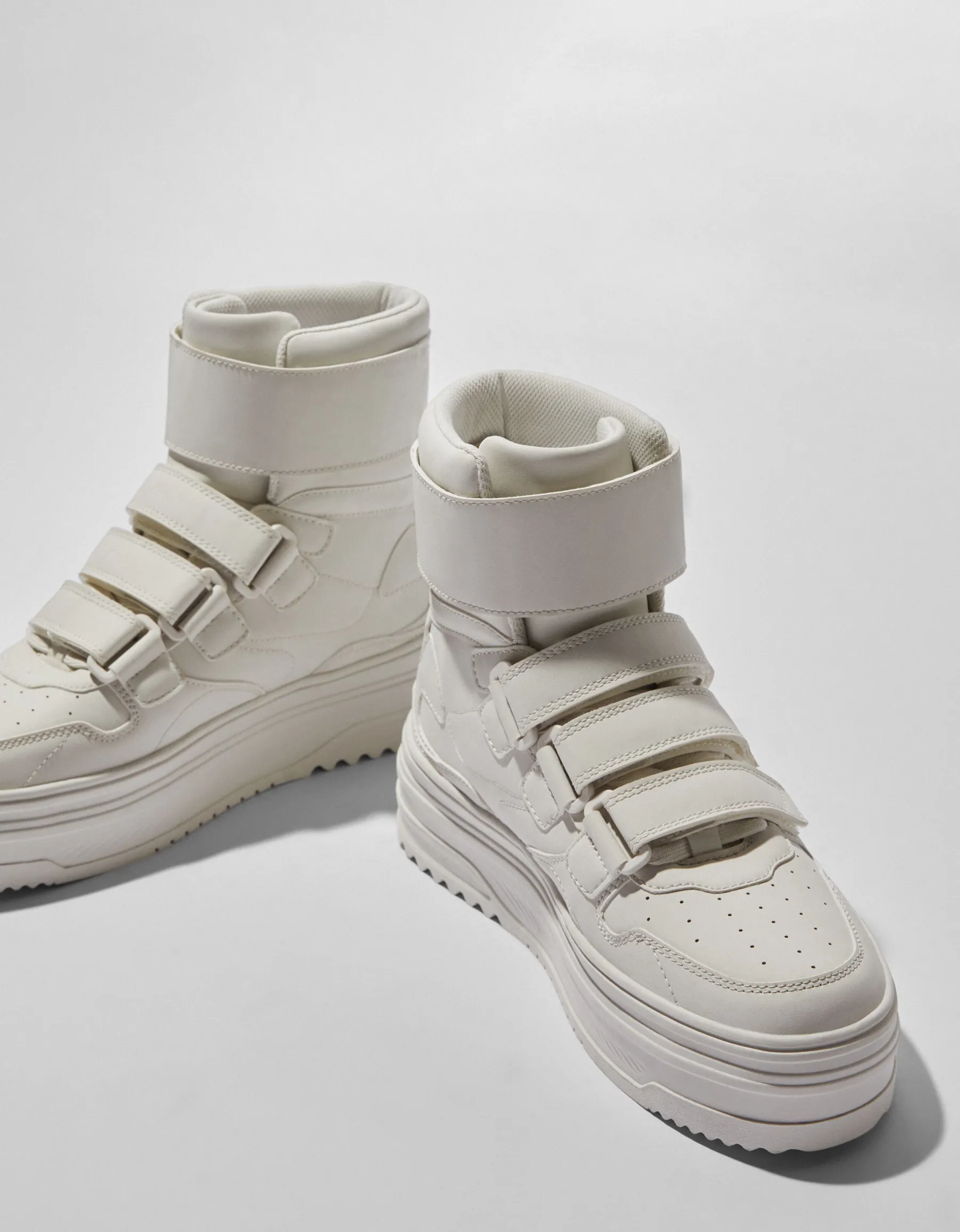 BERSHKA Baskets montantes homme Écru Outlet