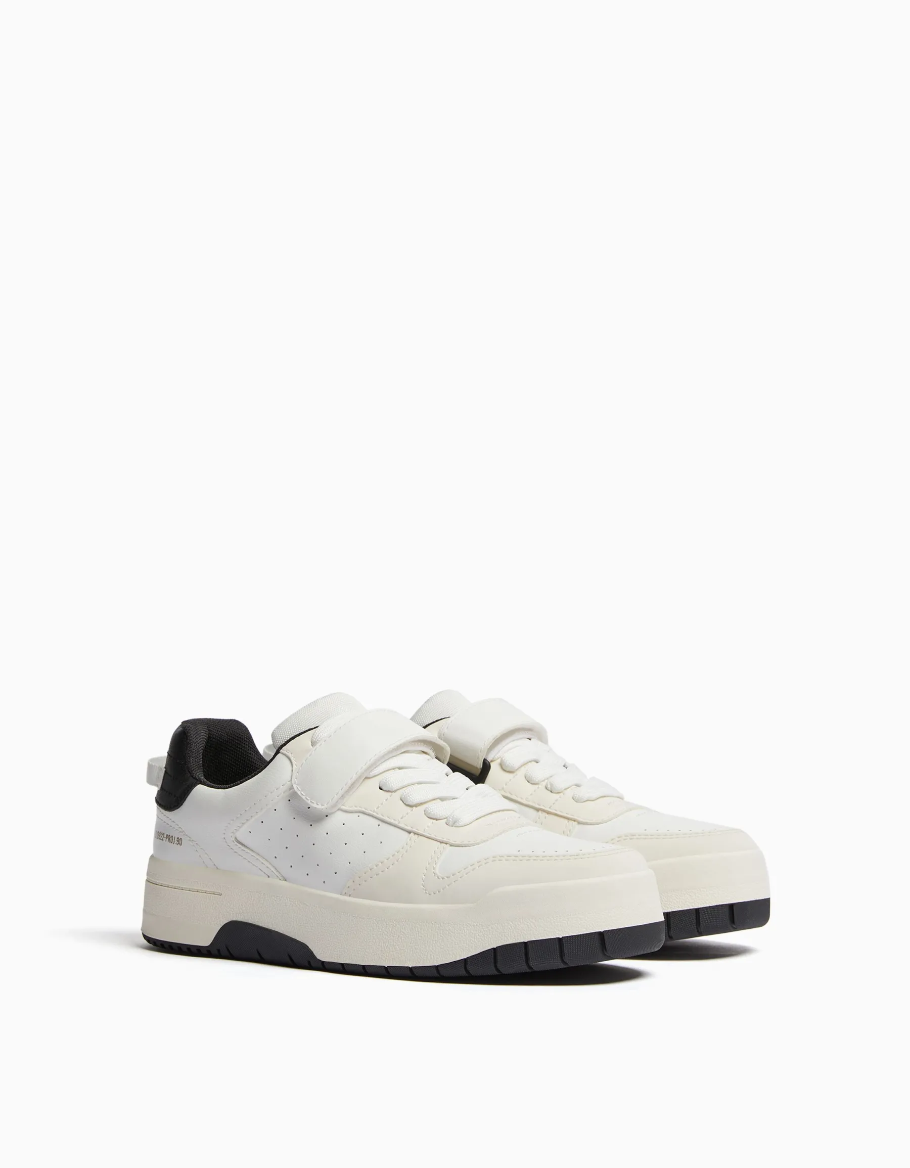 BERSHKA Baskets perforées détail bride Blanc Best Sale