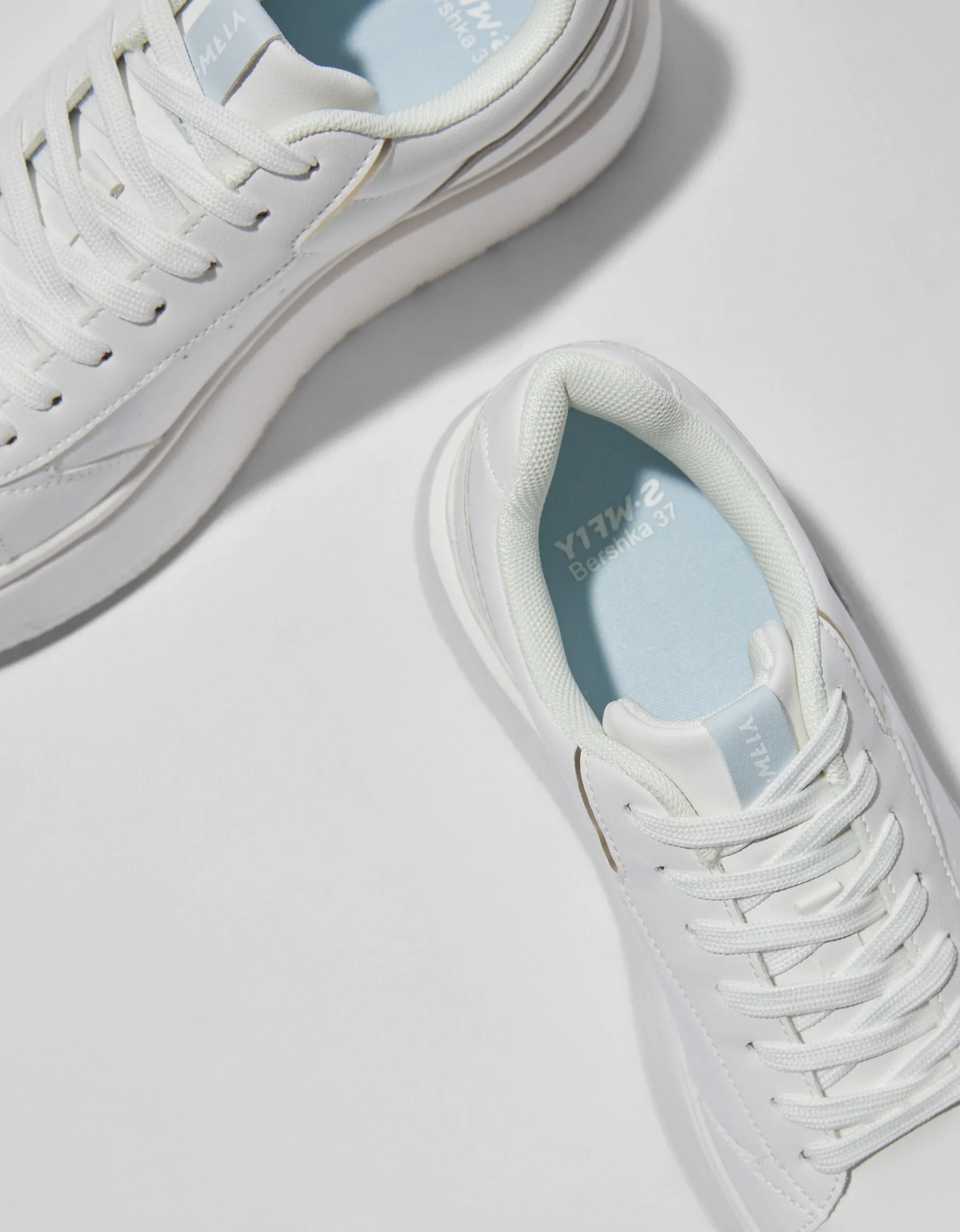 BERSHKA Baskets plateforme détails métallisés Blanc Shop