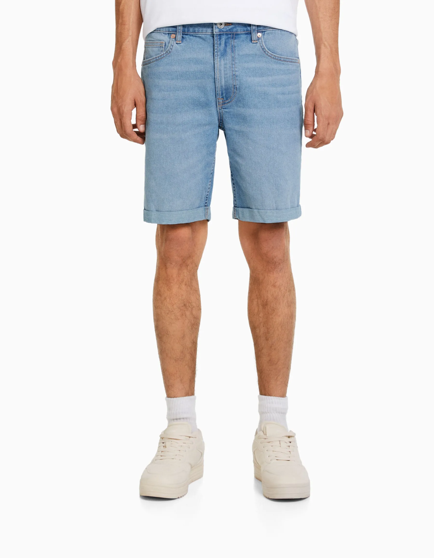 BERSHKA Bermuda denim skinny retroussé Bleu Store