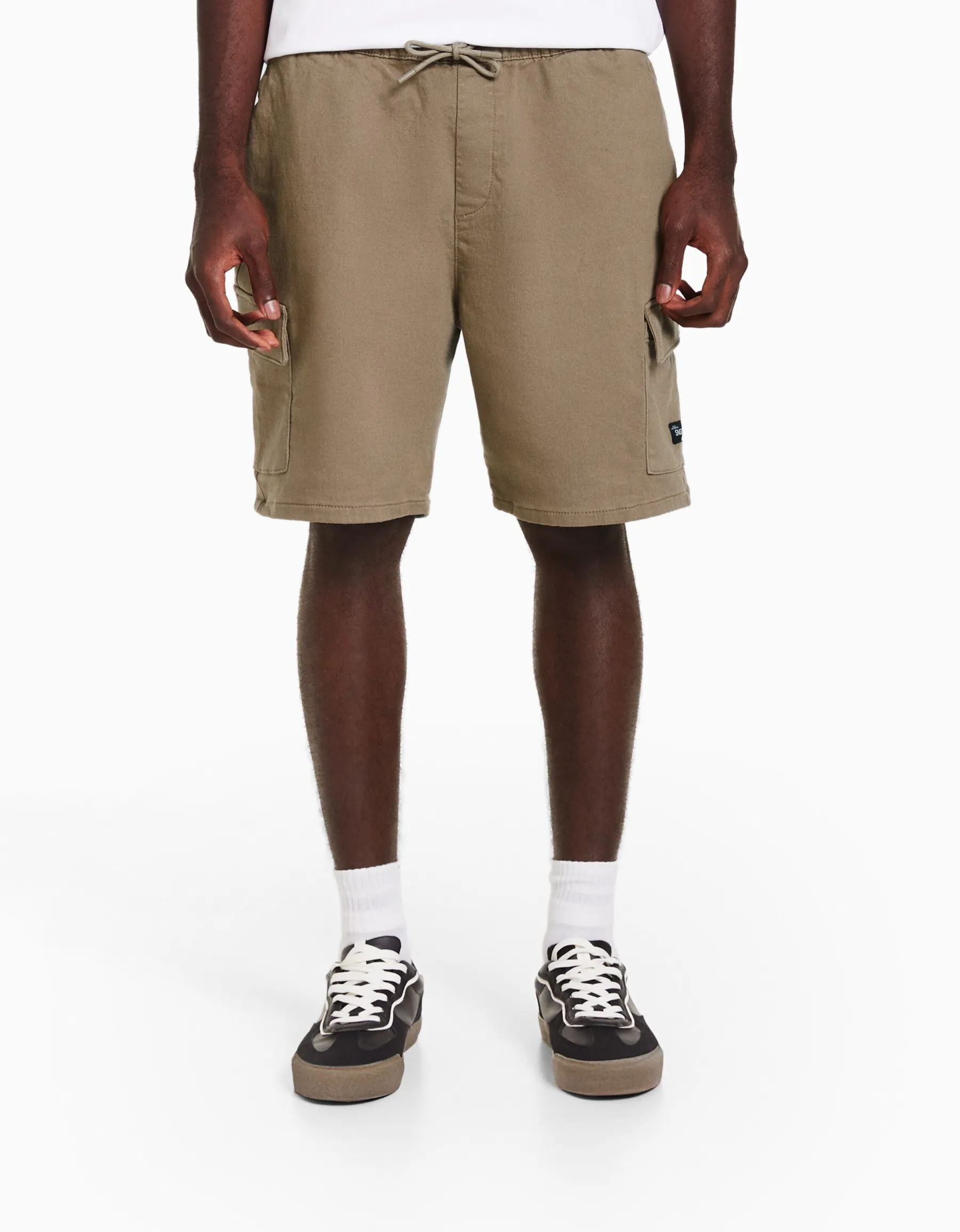 BERSHKA Bermuda jogger cargo Noir Fashion