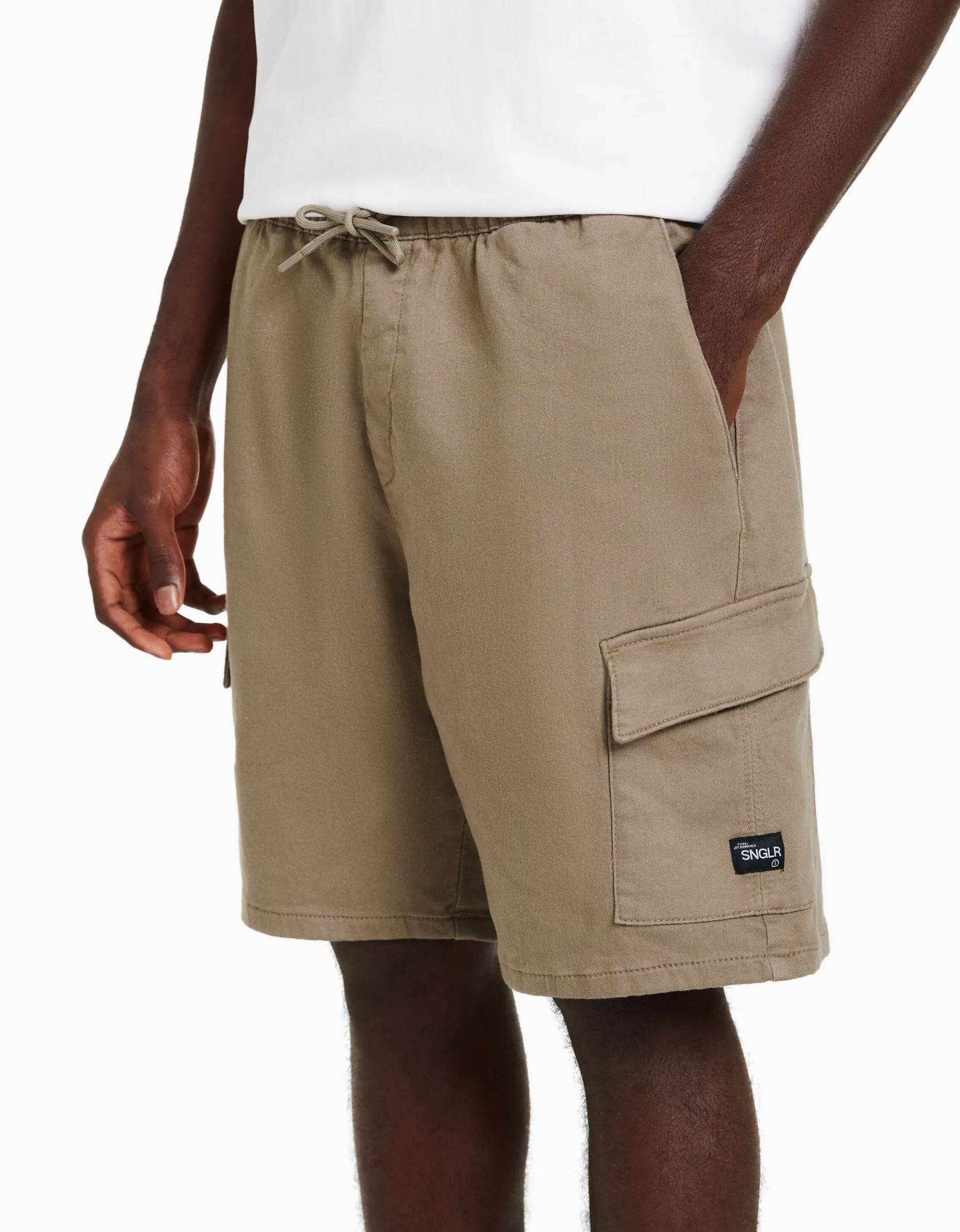 BERSHKA Bermuda jogger cargo Noir Fashion