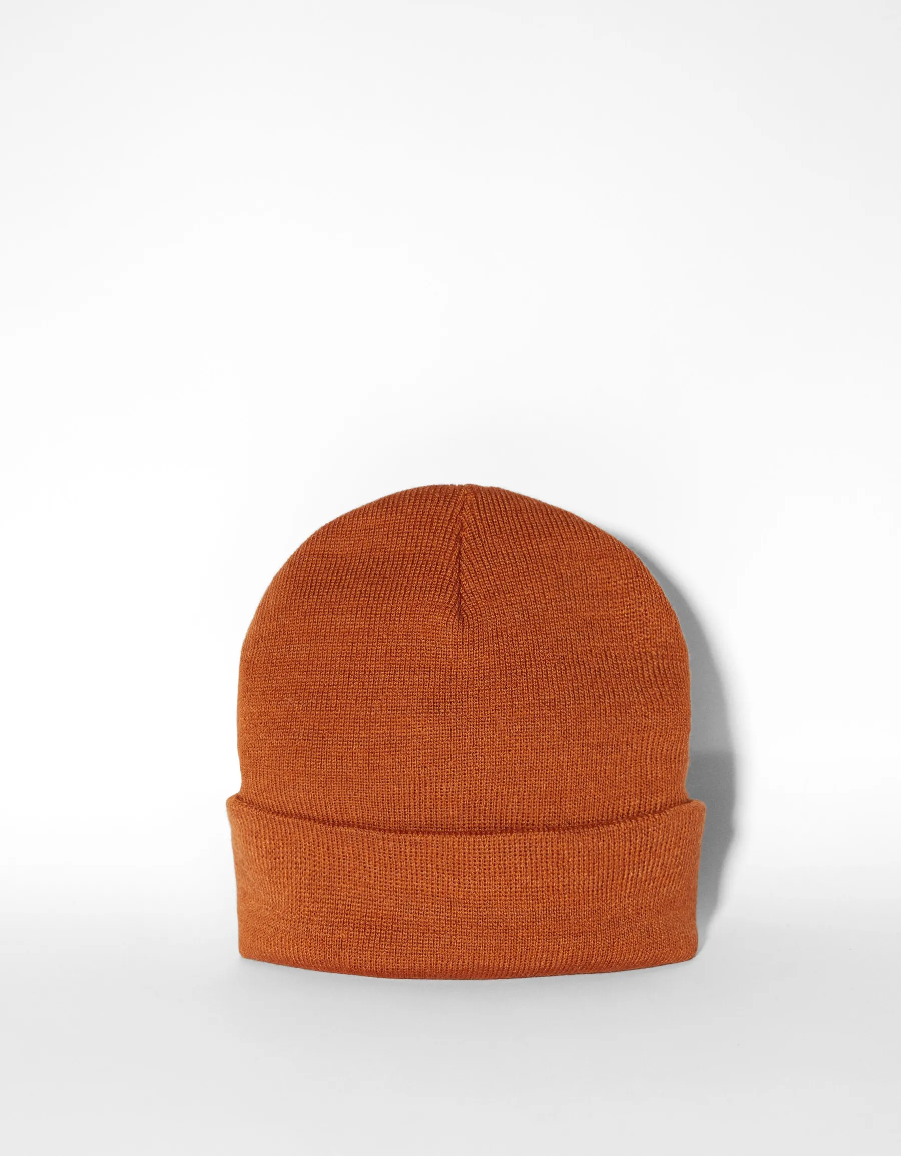 BERSHKA Bonnet basic Camel New
