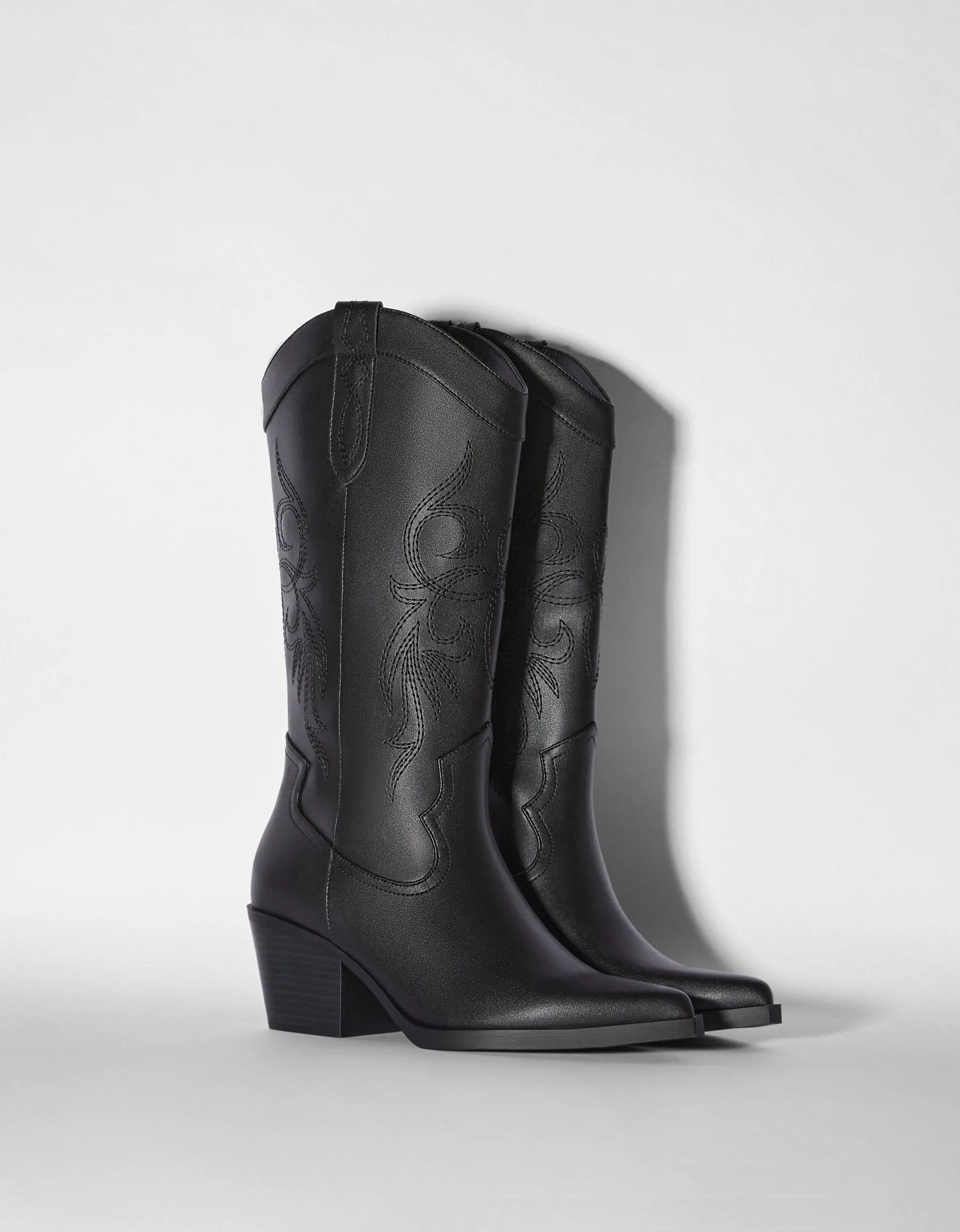 BERSHKA Bottes à talon style cowboy Noir Cheap