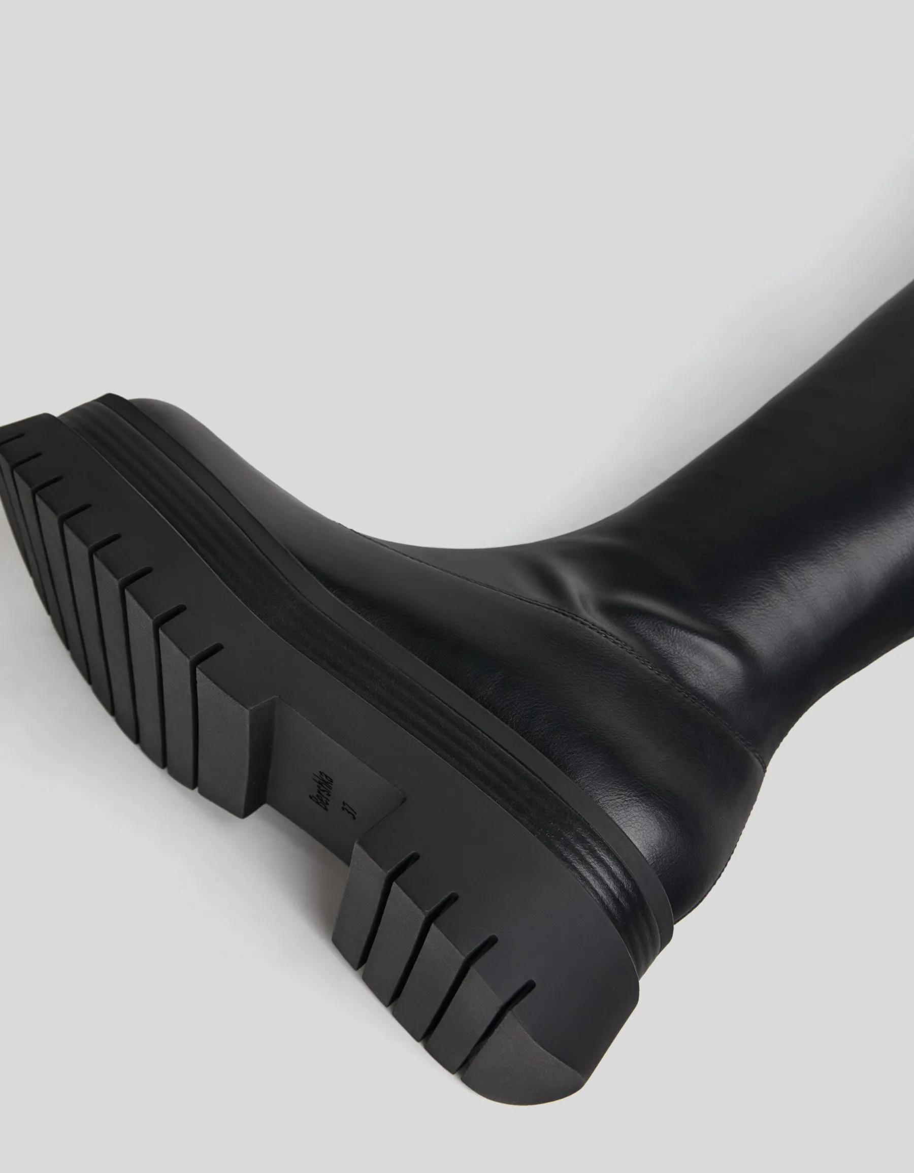BERSHKA Bottes plates XL semelle crantée Noir Hot