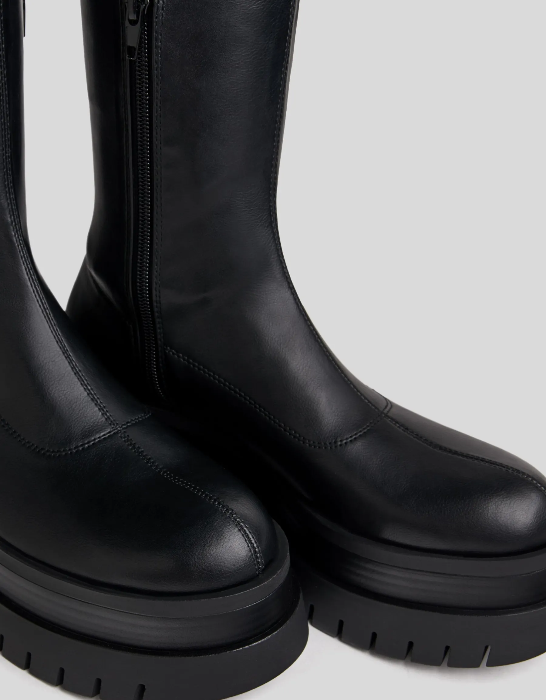 BERSHKA Bottes plates XL semelle crantée Noir Hot