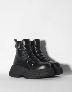 BERSHKA Bottes volume avec boucles homme Noir Store