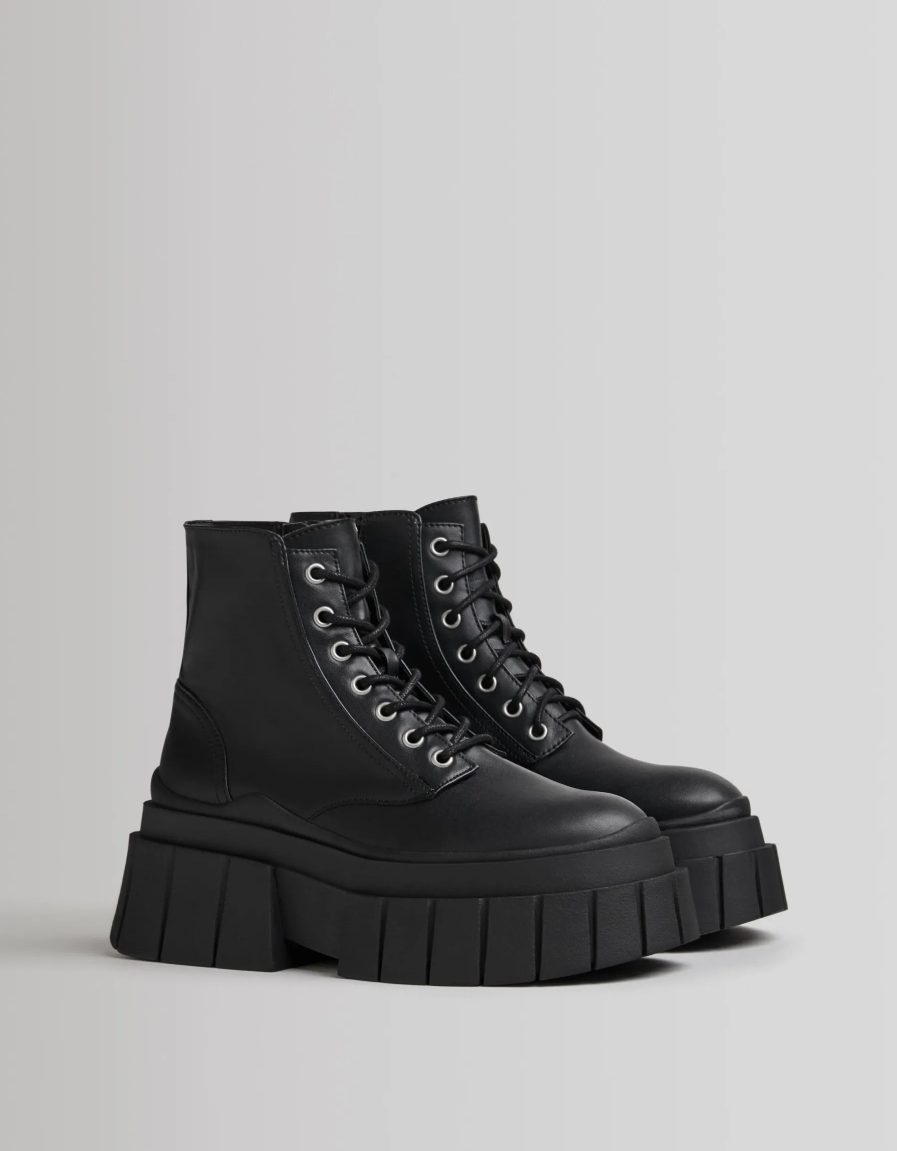 BERSHKA Bottines à lacets plateforme rayée Écru New