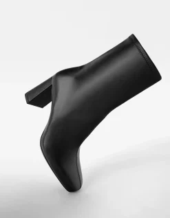 BERSHKA Bottines à talon moulantes Écru Best Sale