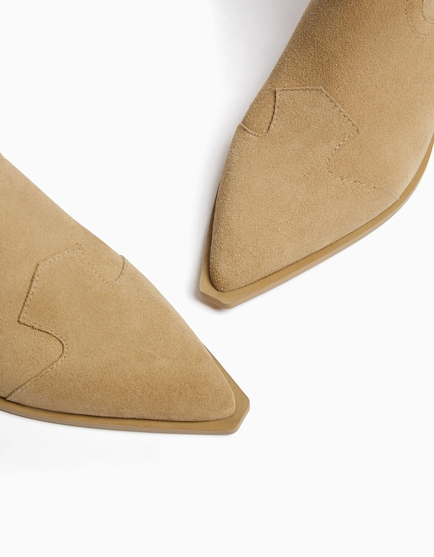 BERSHKA Bottines cowboy à talon CUIR Sable Sale