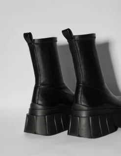 BERSHKA Bottines plateforme moulantes Noir Discount
