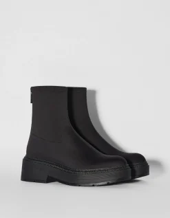 BERSHKA Bottines plates moulantes Noir Cheap