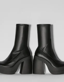BERSHKA Bottines talon plateforme moulantes Écru Hot
