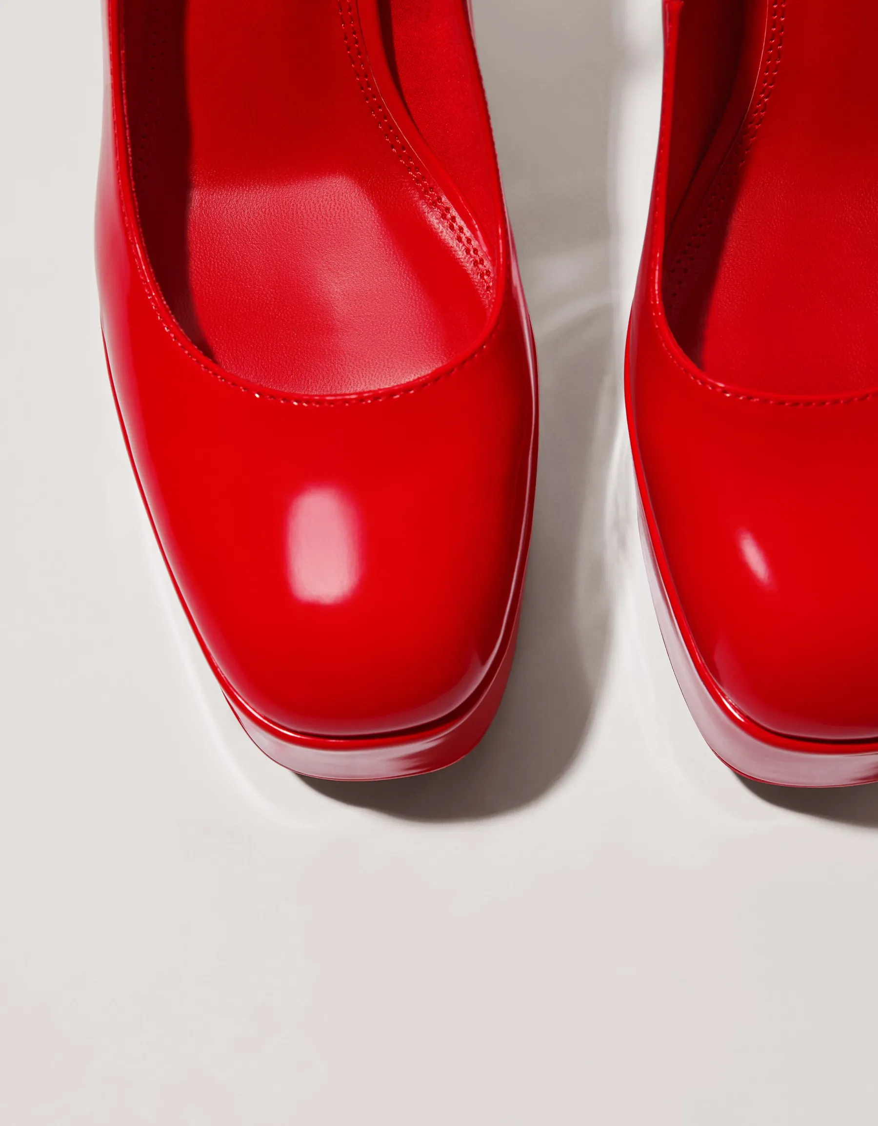 BERSHKA Chaussures à talon plateforme XL Rouge Store