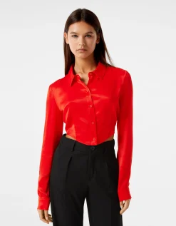 BERSHKA Chemise cropped manches longues moulante satinée Rouge Cheap