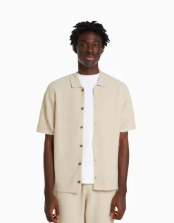 BERSHKA Chemise manches courtes basique texturée Écru Sale