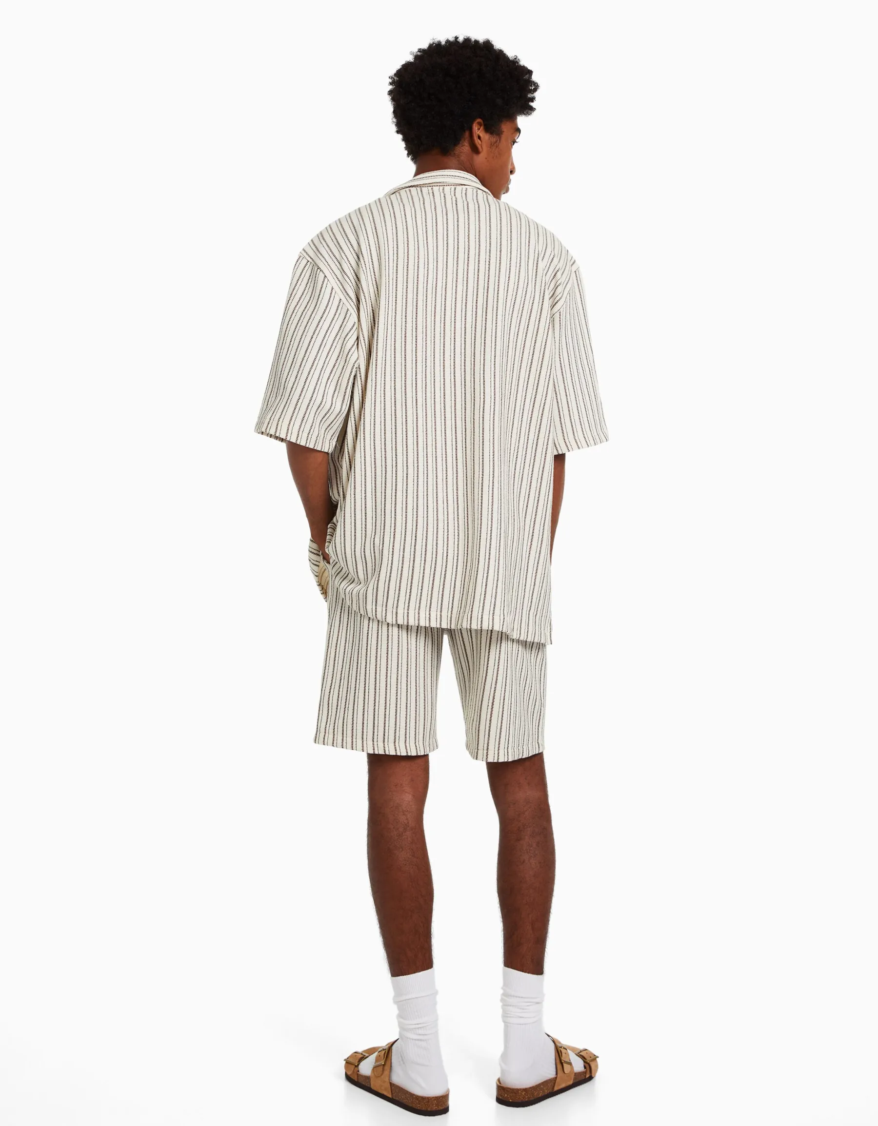 BERSHKA Chemise manches courtes rustique rayures Blanc / Noir Clearance