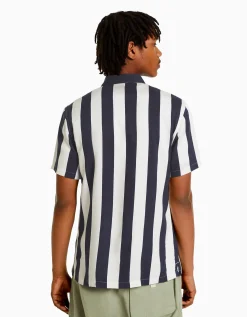 BERSHKA Chemise manches courtes serge rayures Blanc / Noir Discount