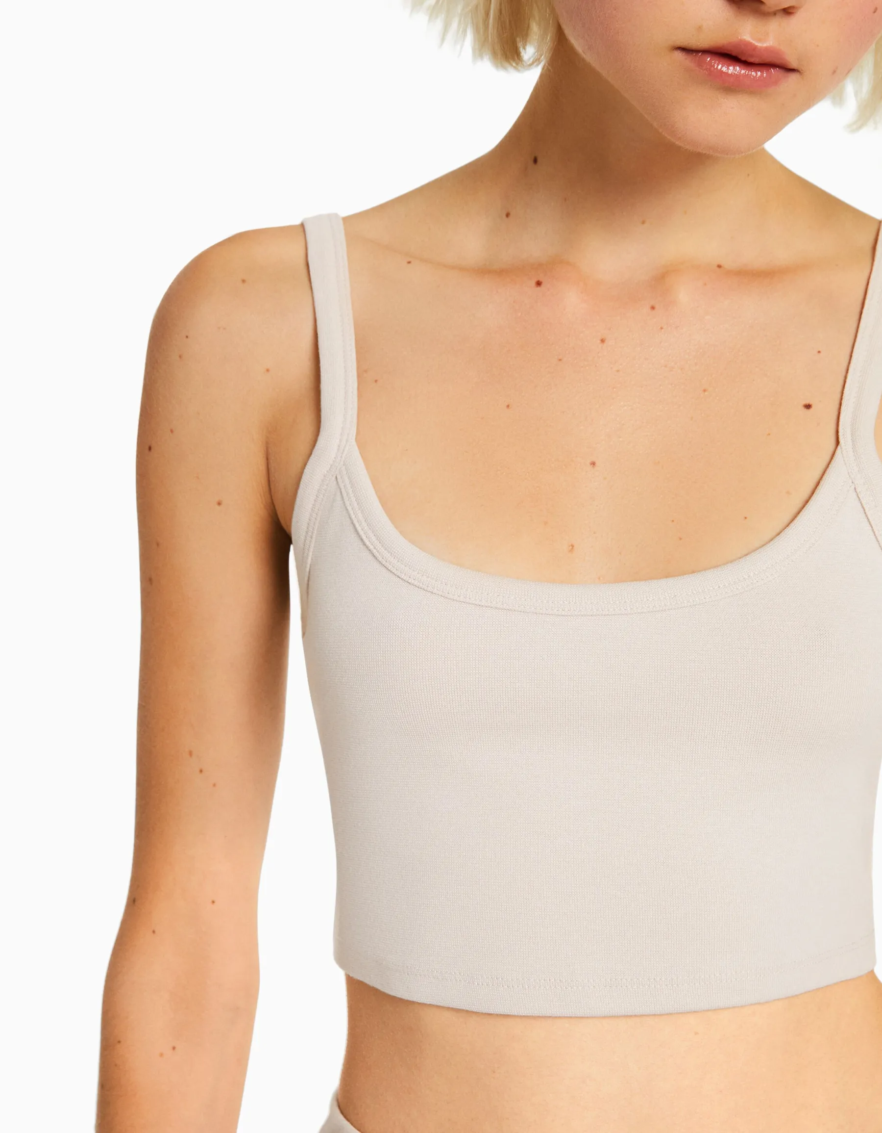 BERSHKA Crop top bretelles larges Sable Flash Sale