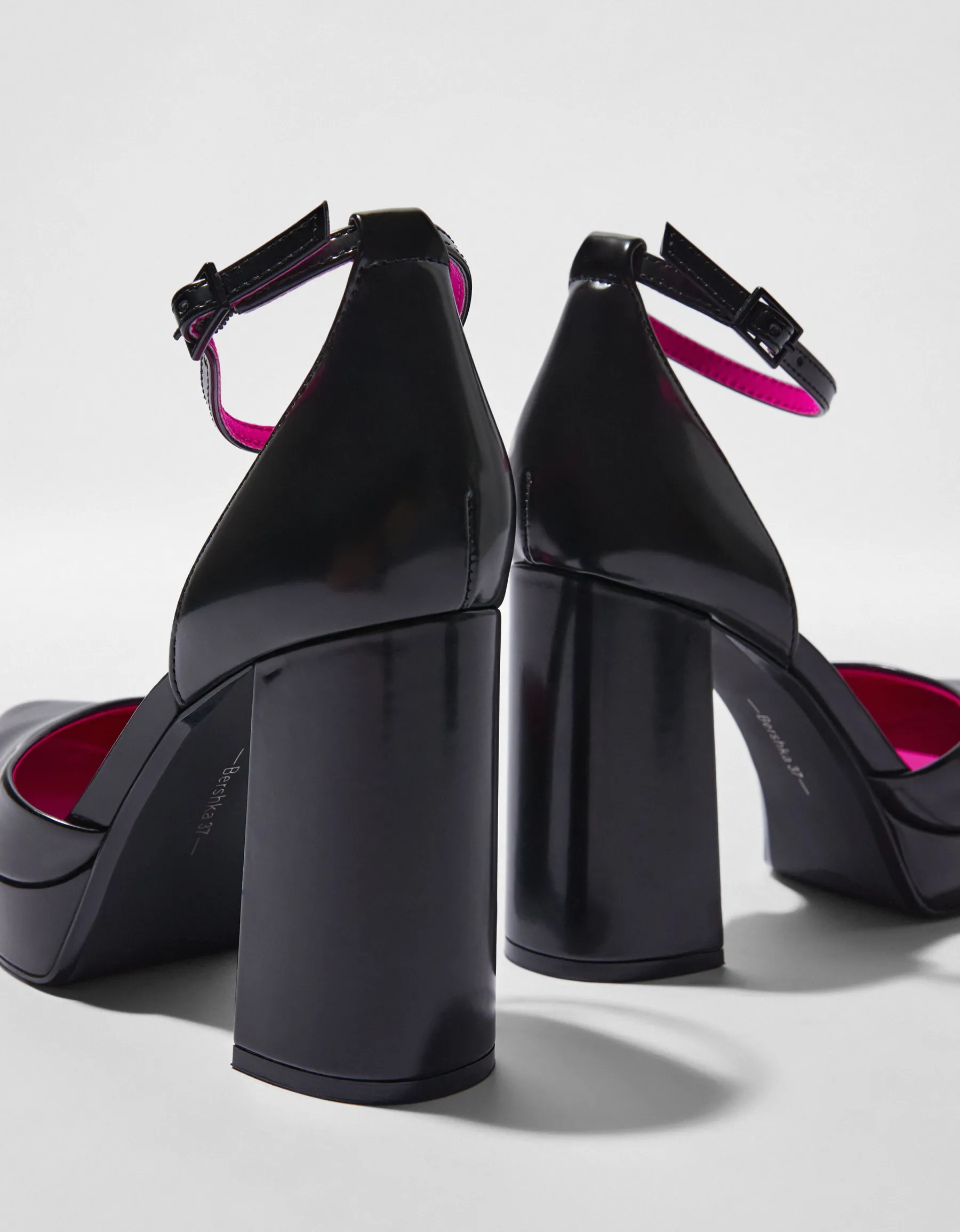 BERSHKA Escarpins compensés Noir Cheap