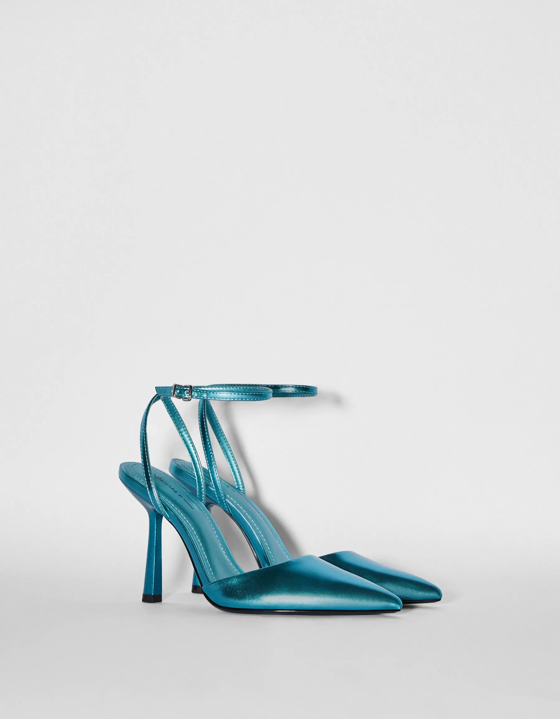 BERSHKA Escarpins type mules métallisés Fuchsia Shop