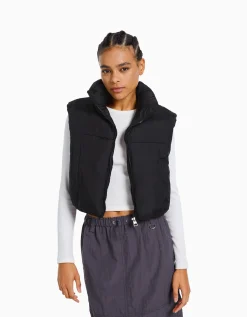 BERSHKA Gilet cropped sans manches effet nylon Violet Outlet