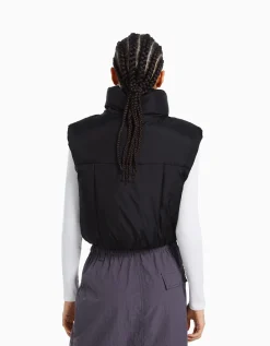 BERSHKA Gilet cropped sans manches effet nylon Violet Outlet