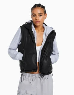 BERSHKA Gilet sans manches capuche similicuir Noir Cheap