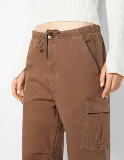 BERSHKA Jean cargo parachute Kaki Flash Sale