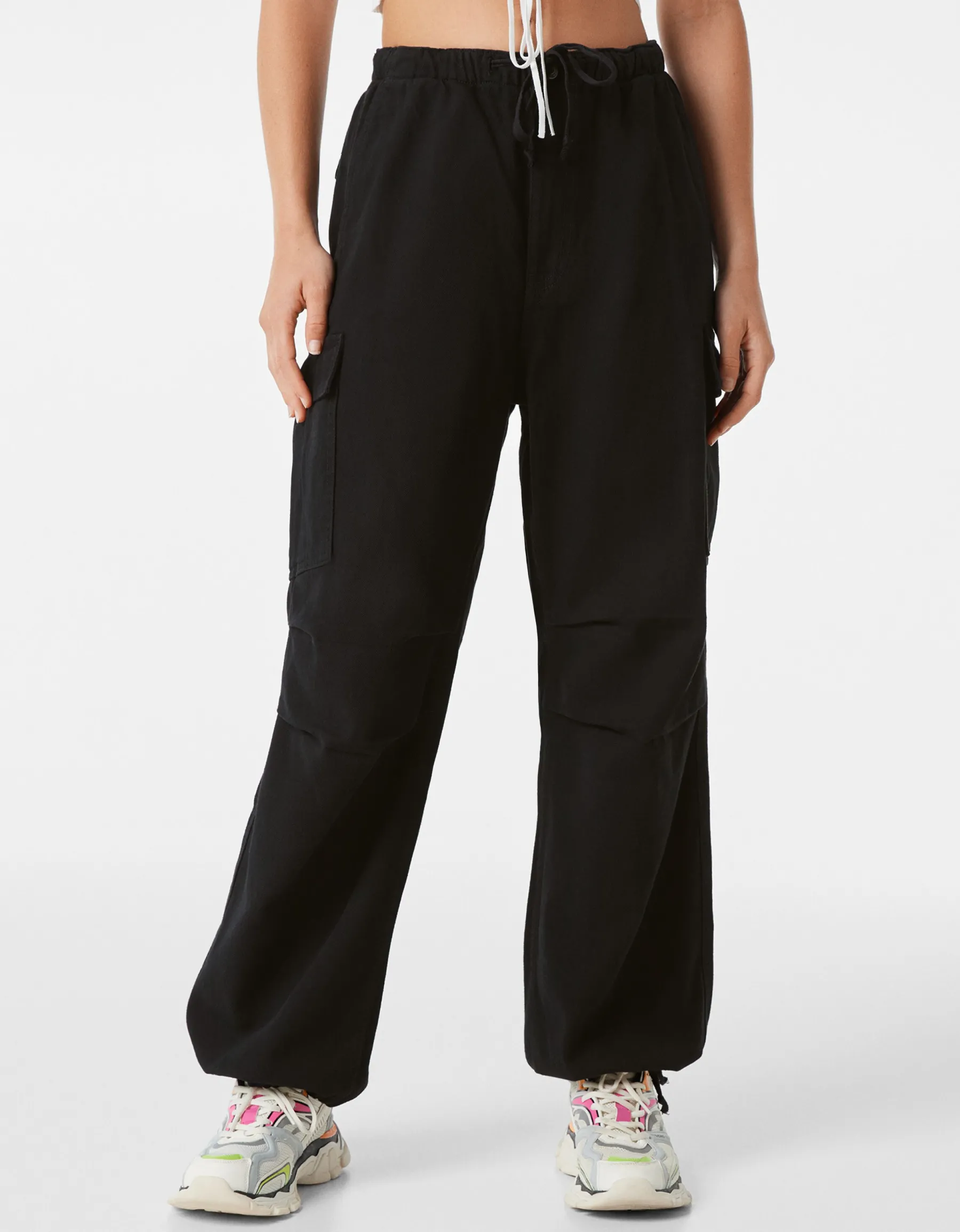 BERSHKA Jean cargo parachute Kaki Cheap