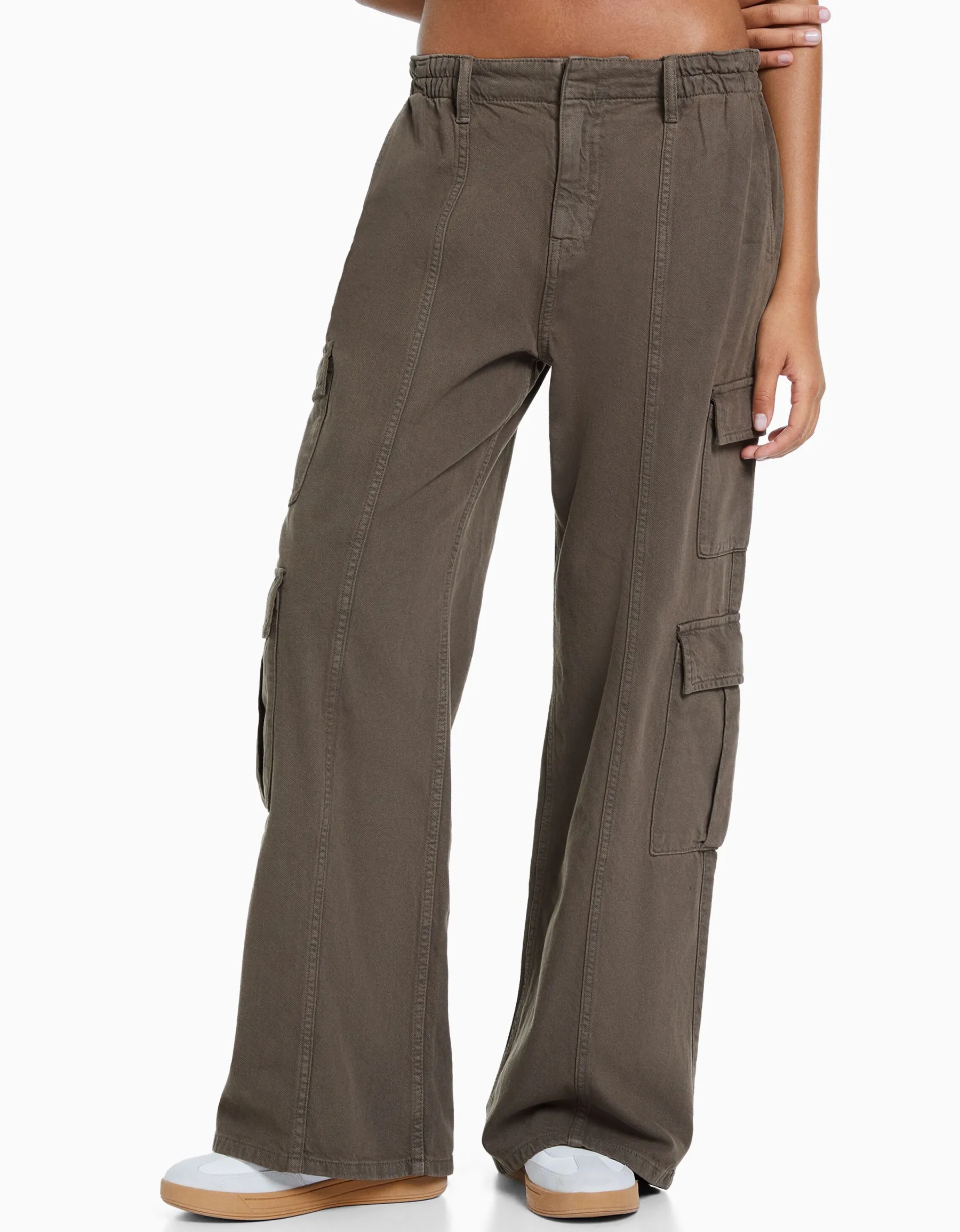 BERSHKA Jean cargo wide leg multipoches Marron Cheap