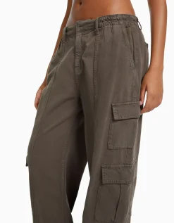 BERSHKA Jean cargo wide leg multipoches Marron Cheap