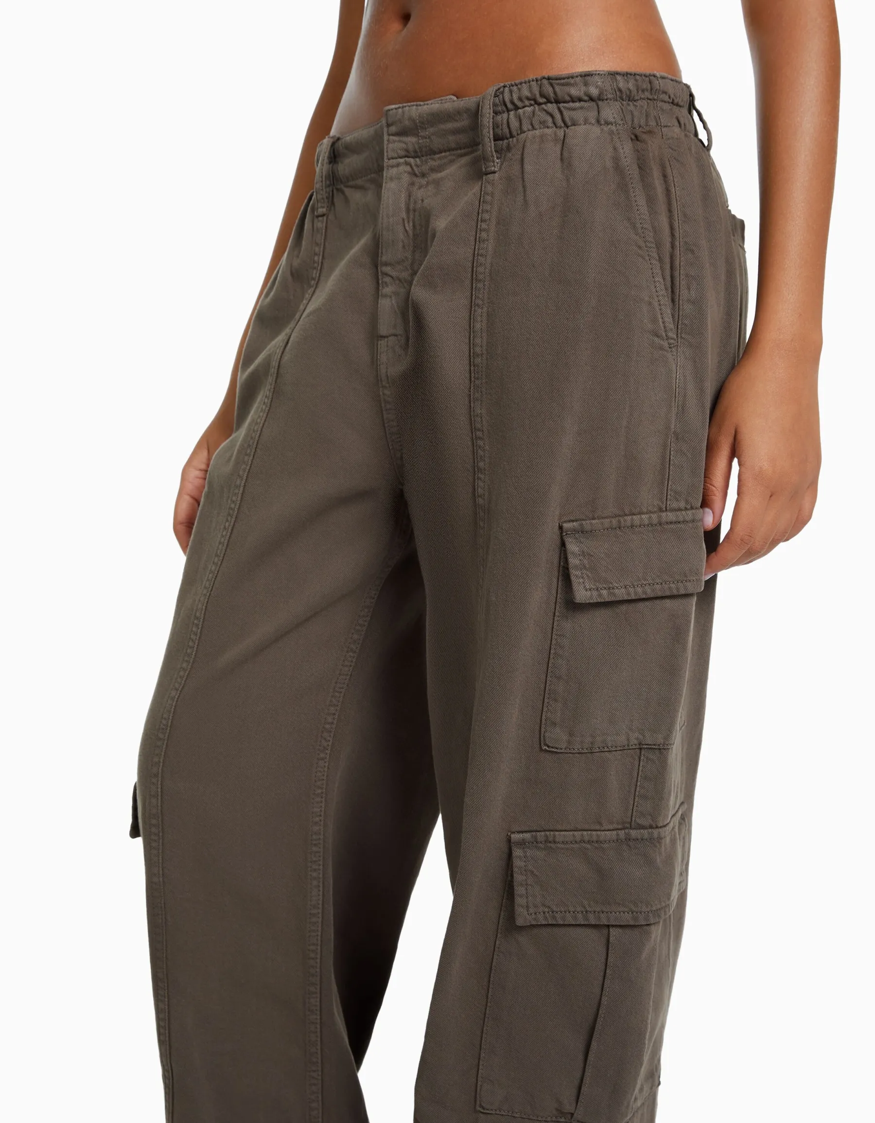 BERSHKA Jean cargo wide leg multipoches Marron Cheap