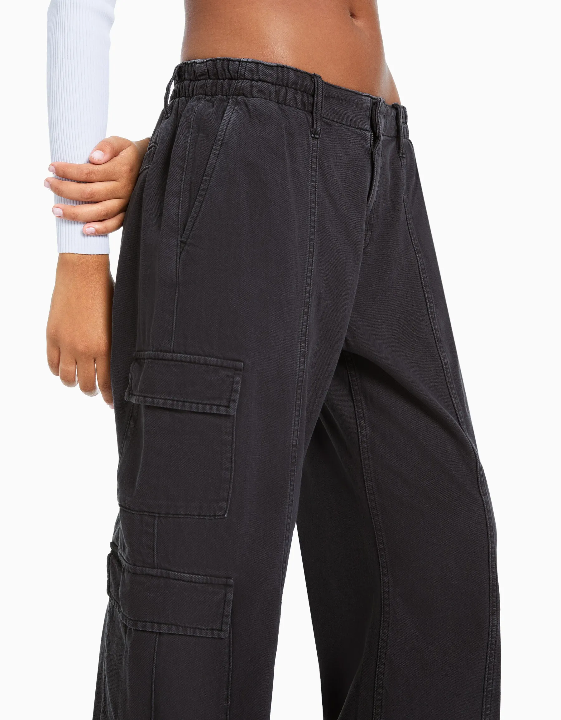 BERSHKA Jean cargo wide leg multipoches Marron Shop