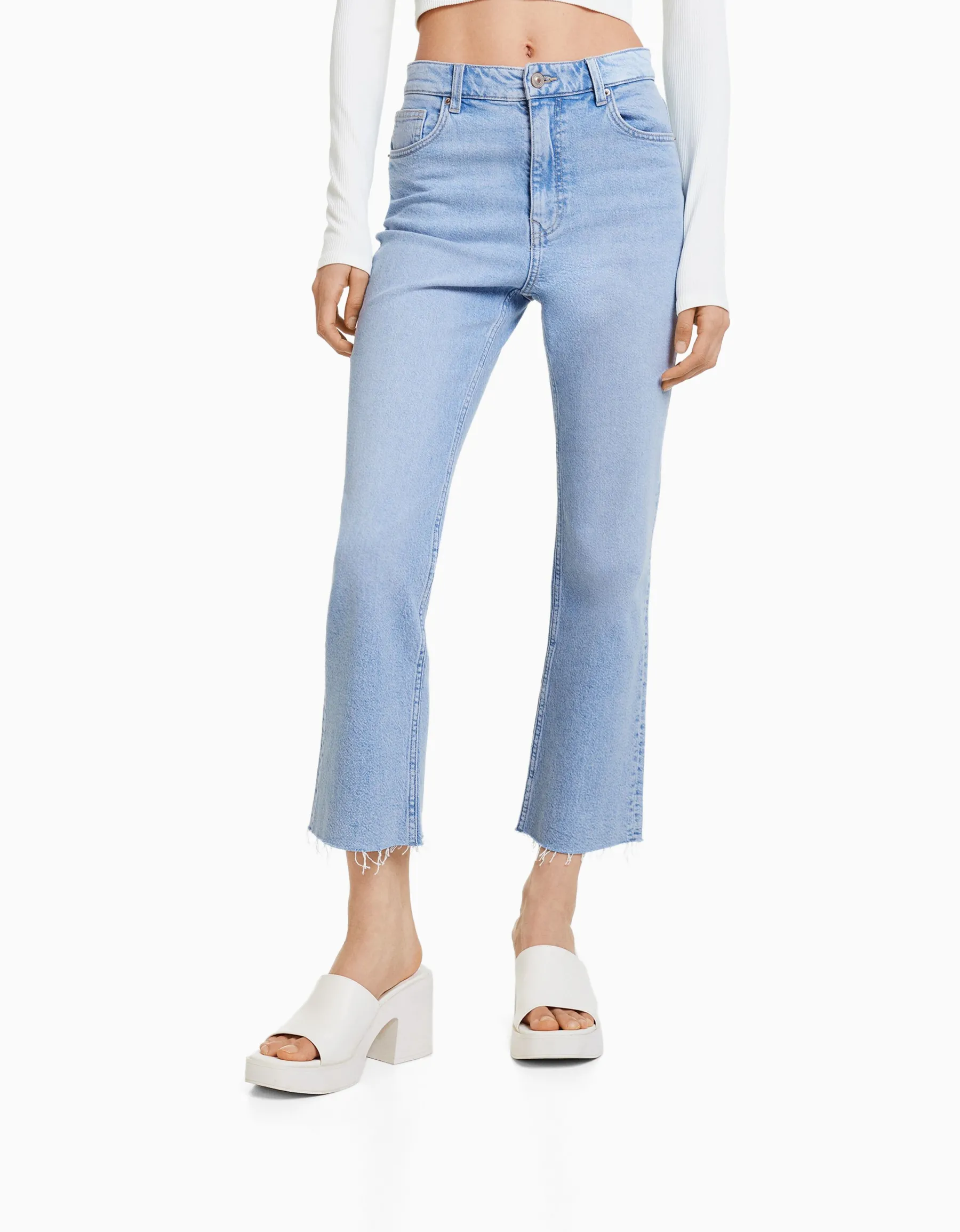 BERSHKA Jean cropped flare Bleu lavé Store