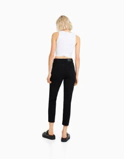 BERSHKA Jean mom slim décontracté Bleu lavé Fashion