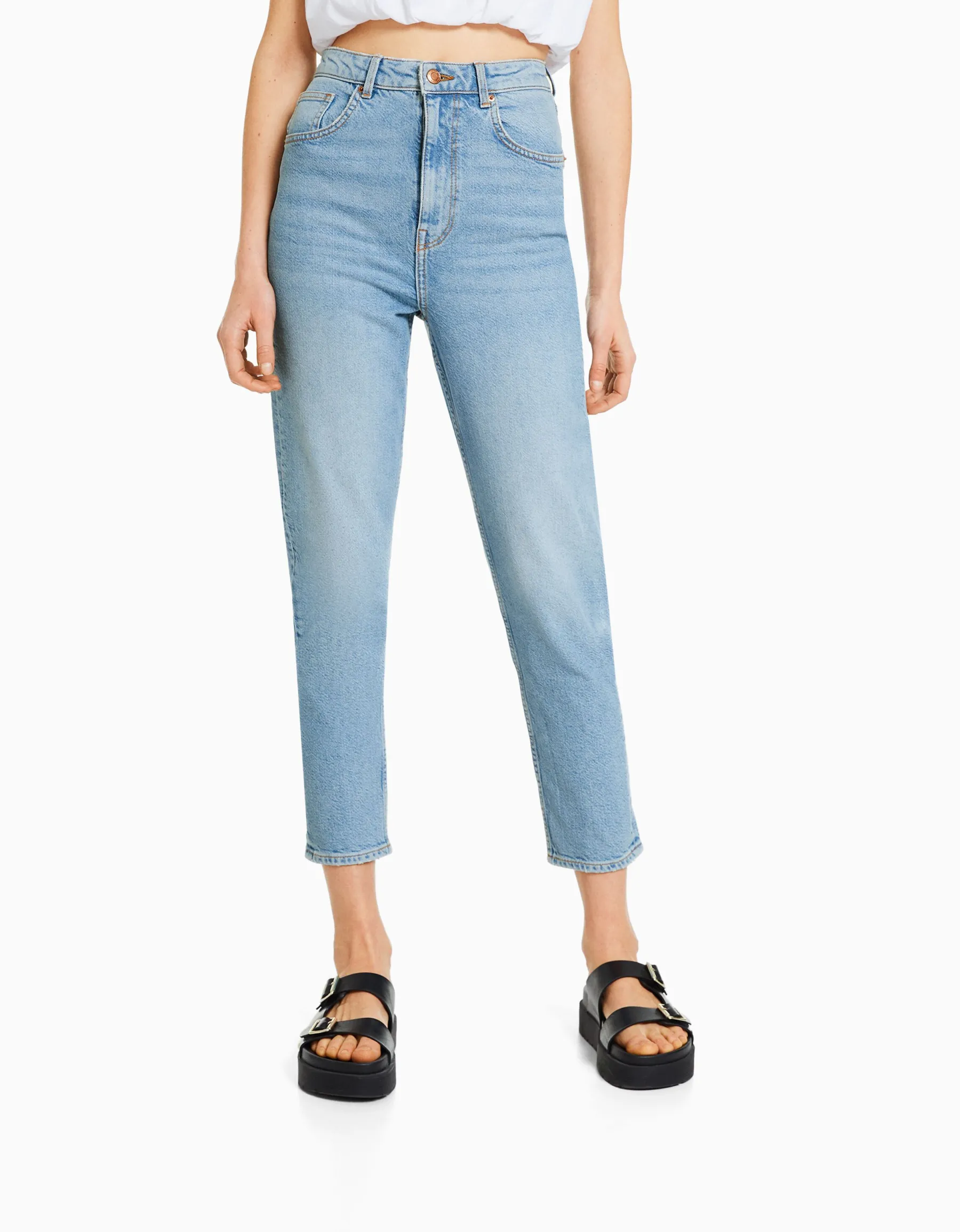 BERSHKA Jean mom slim décontracté Bleu lavé Best Sale