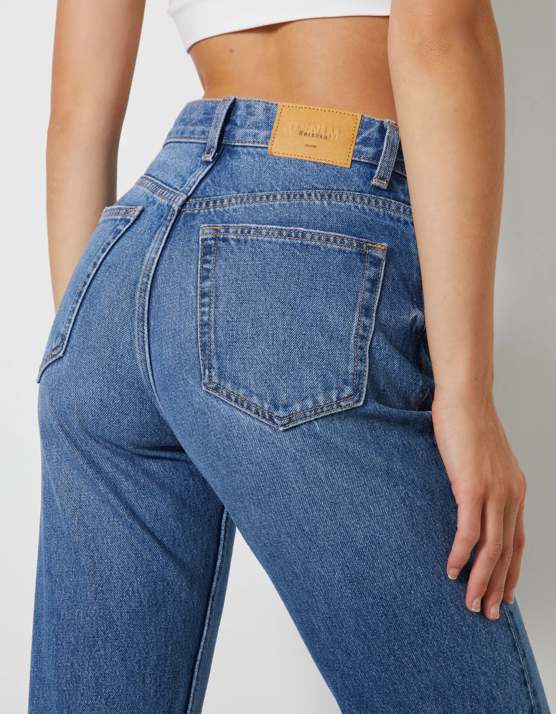 BERSHKA Jean straight Bleu Outlet