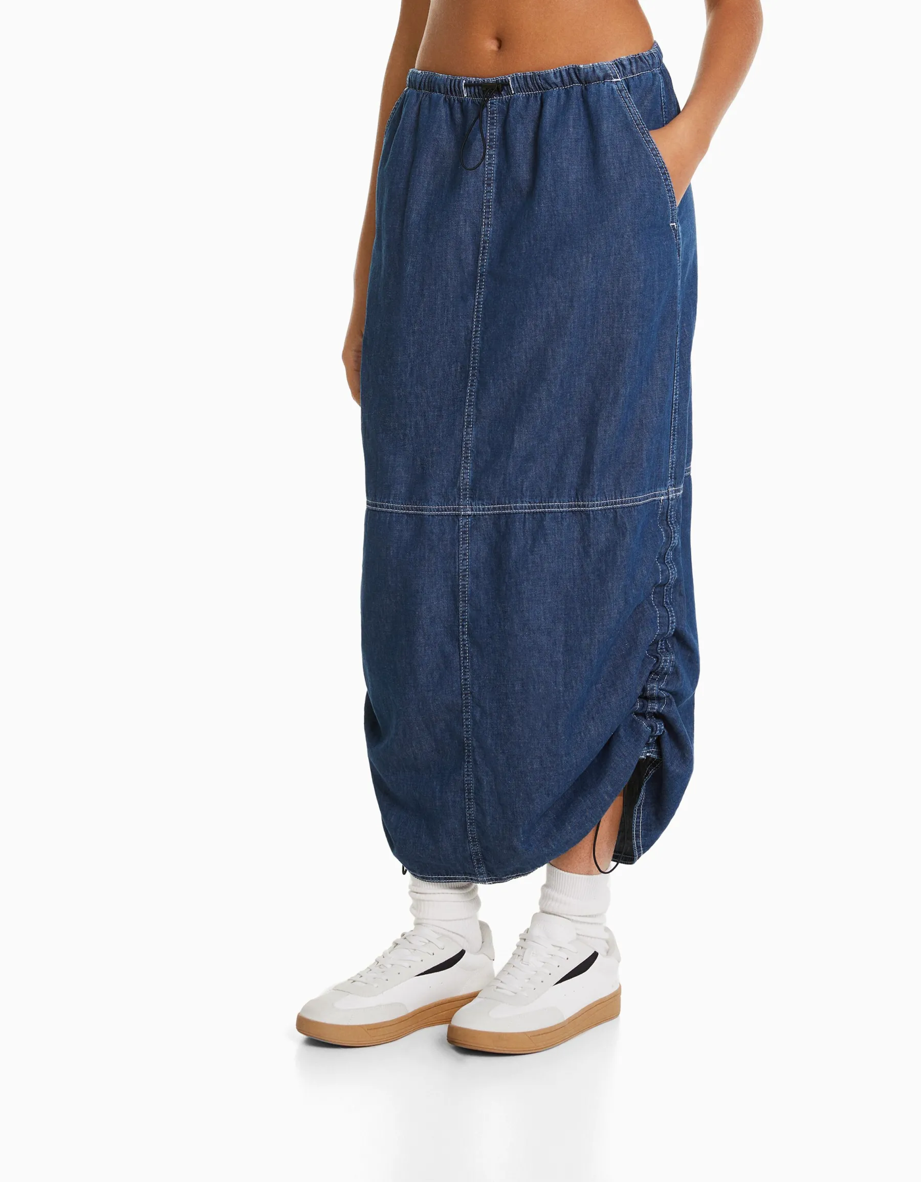 BERSHKA Jupe denim midi parachute Bleu Best Sale