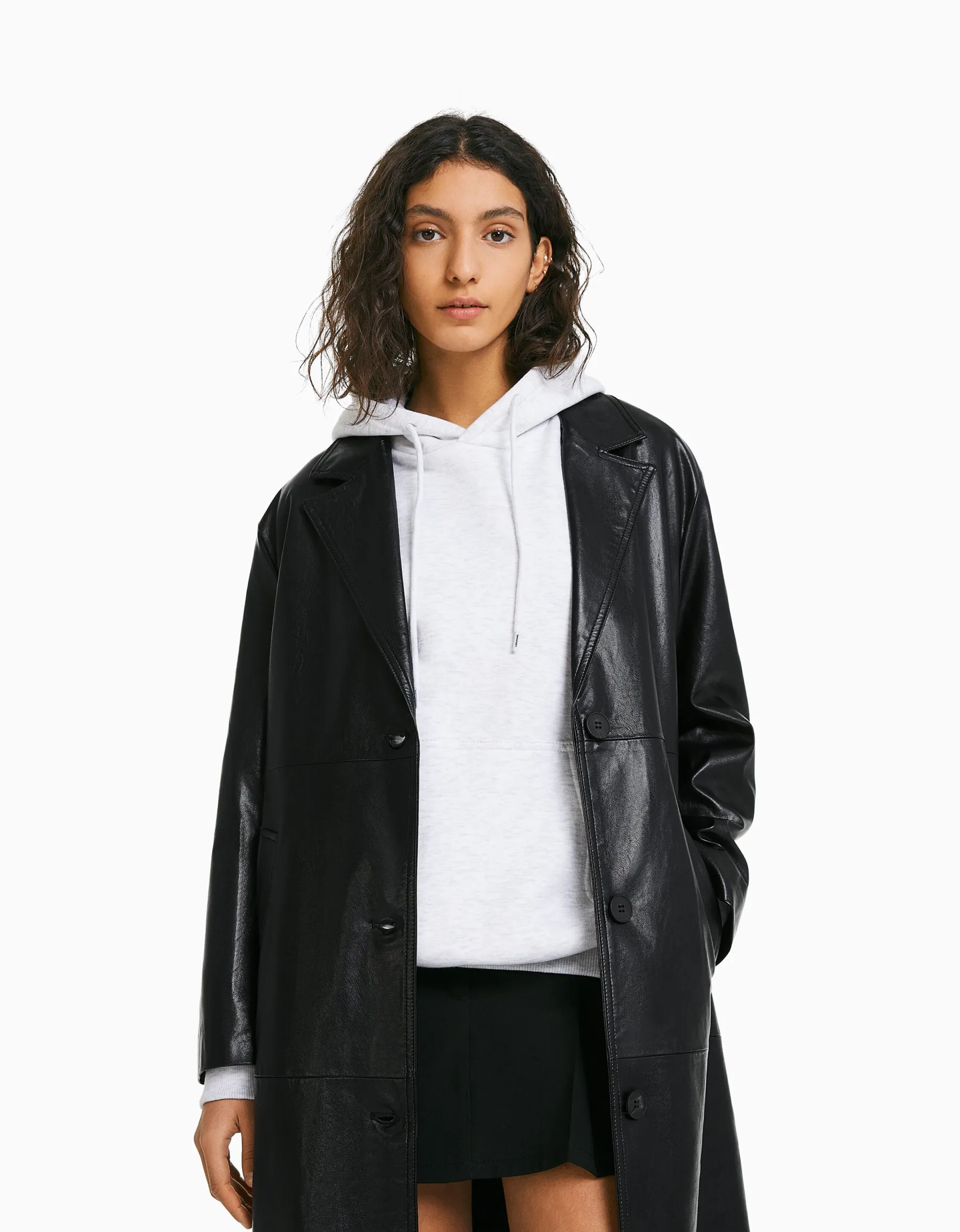 BERSHKA Manteau long en similicuir Noir Sale