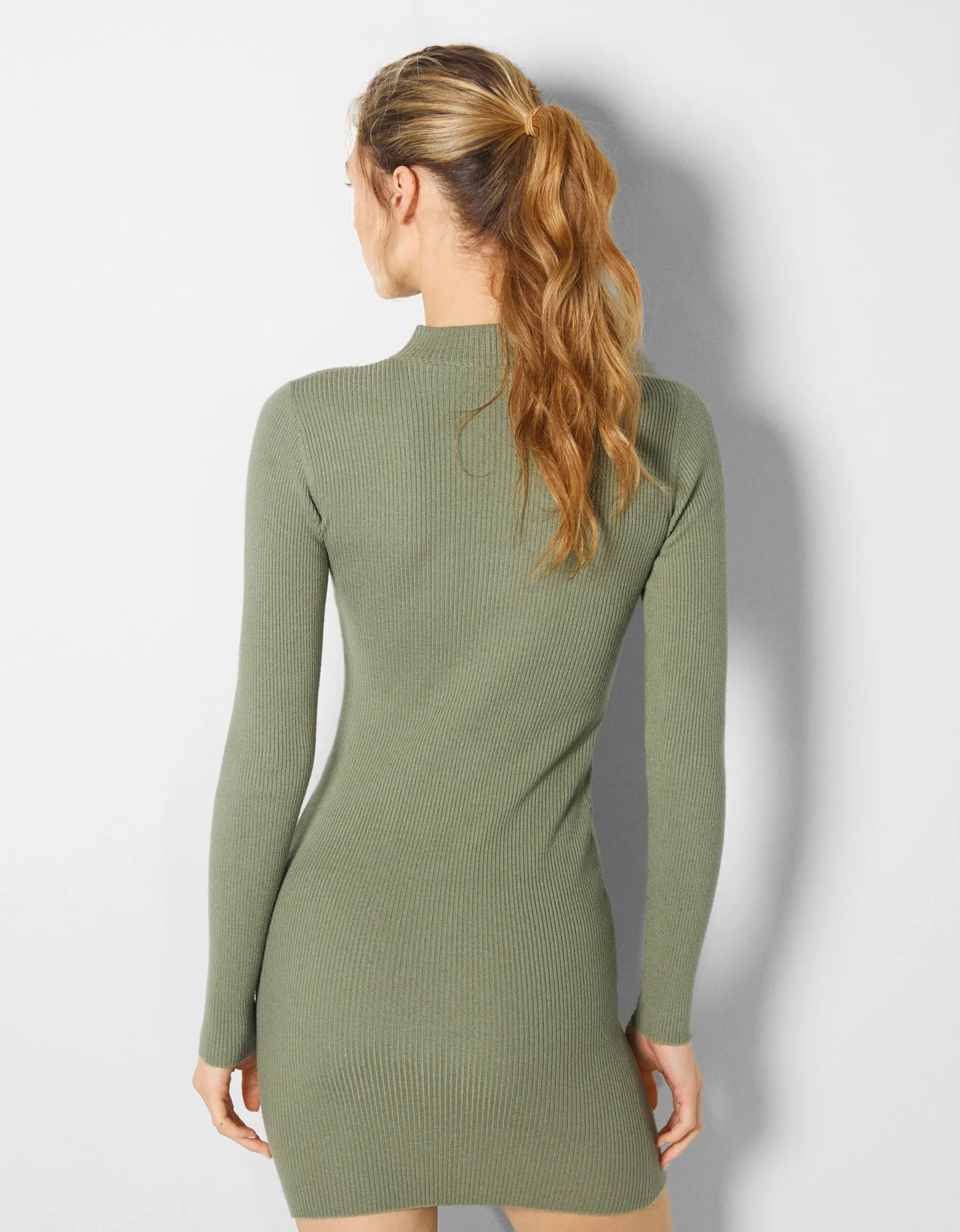 BERSHKA Mini-robe maille côtelée col montant Noir Fashion