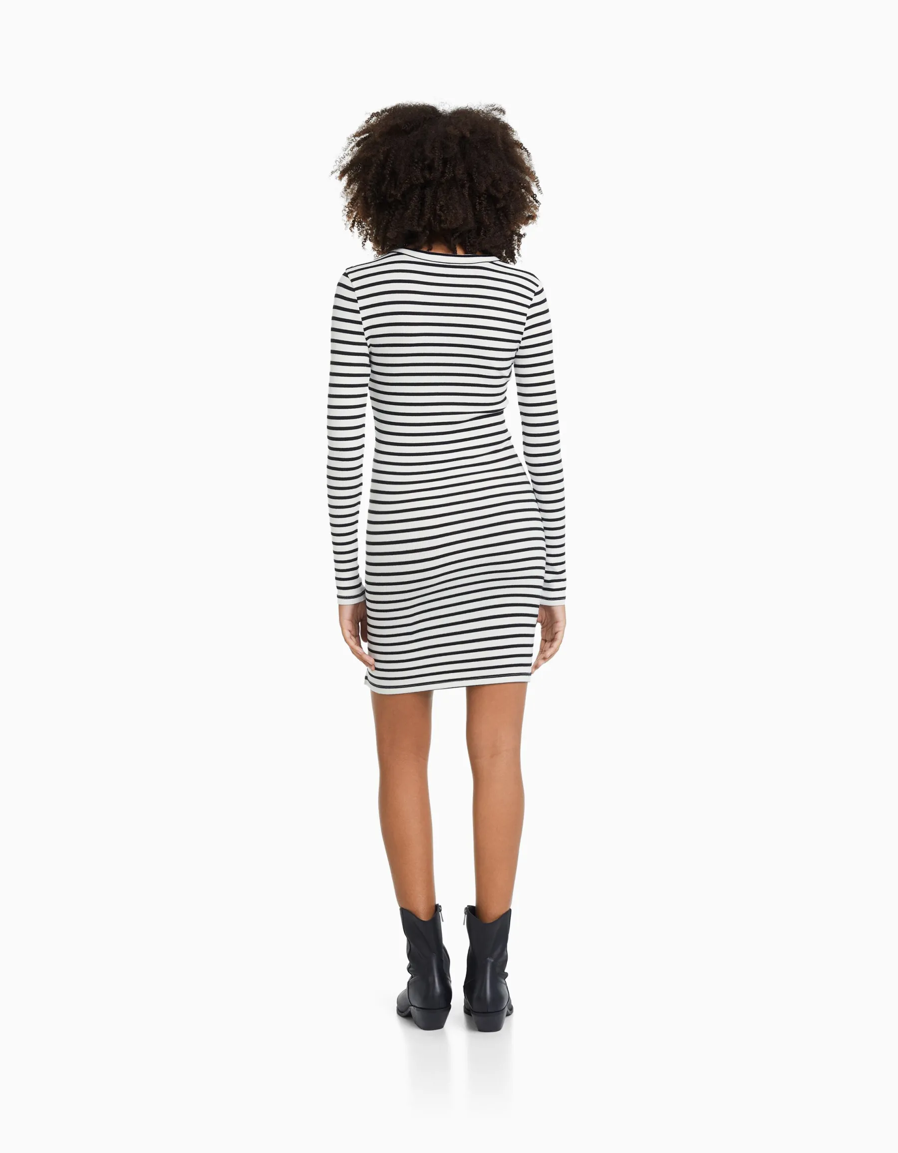 BERSHKA Mini-robe manches longues bord-côte Blanc cassé Online