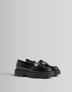 BERSHKA Mocassins détail métallisé Noir Cheap