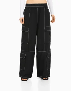 BERSHKA Pantalon cargo effet nylon fil contraste Noir Sale