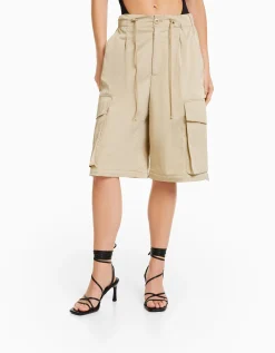 BERSHKA Pantalon cargo effet nylon Camel Fashion