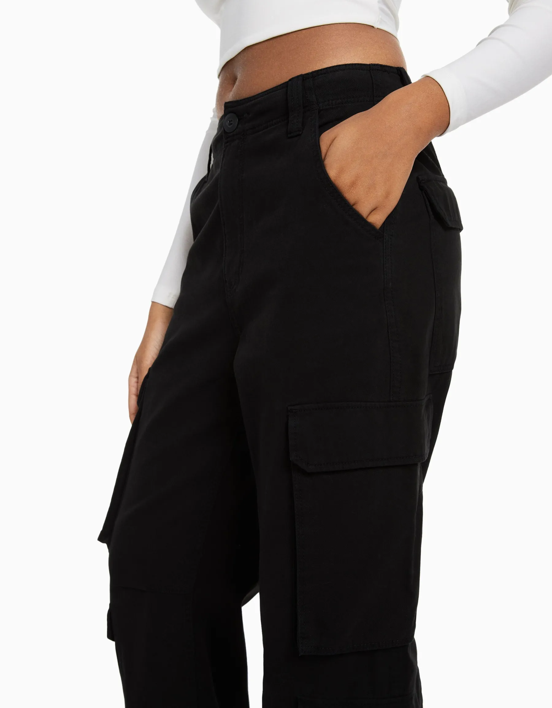 BERSHKA Pantalon cargo moulant serge multipoches Kaki Flash Sale