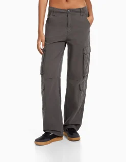 BERSHKA Pantalon cargo moulant serge multipoches Kaki Hot