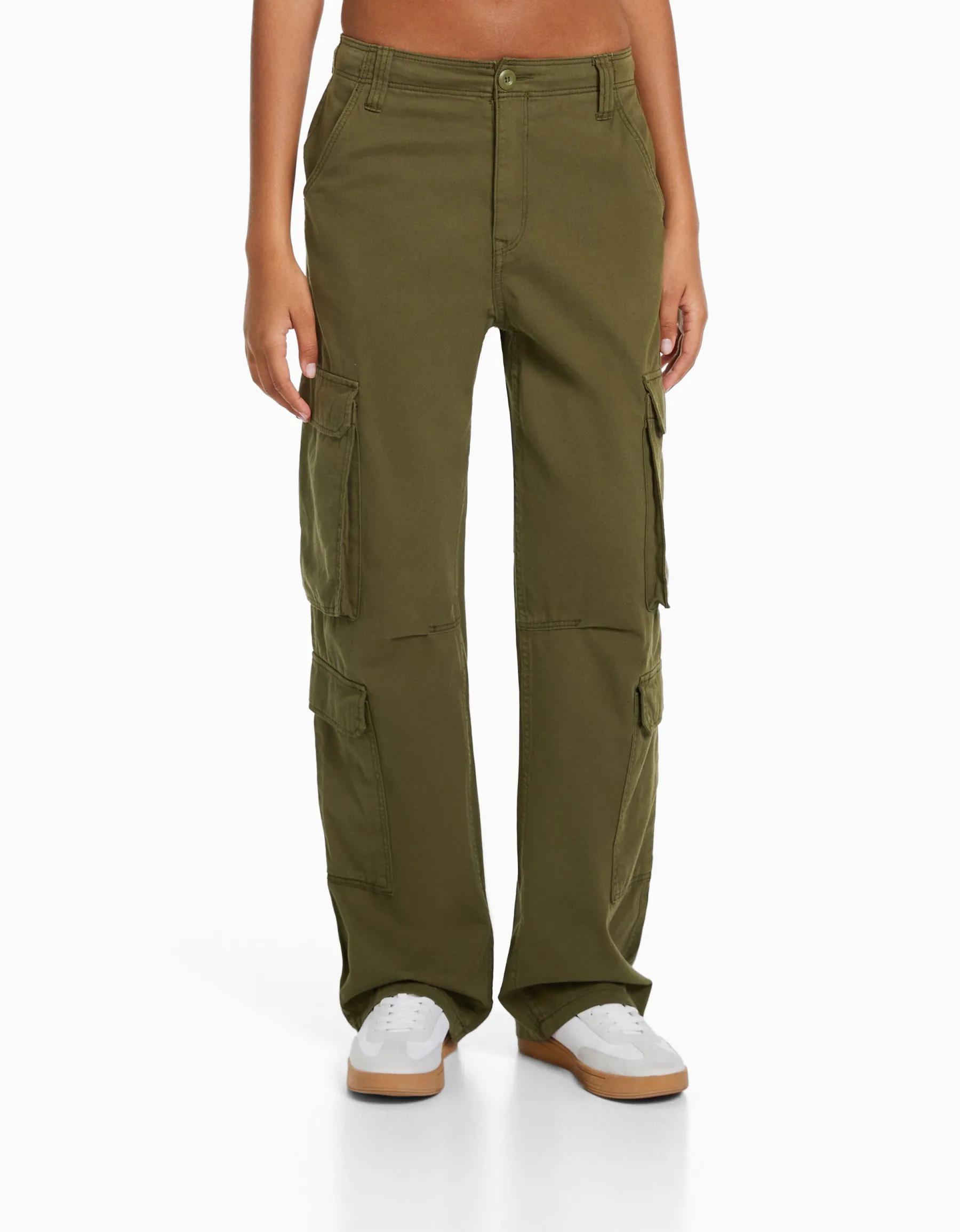 BERSHKA Pantalon cargo moulant serge multipoches Kaki Fashion