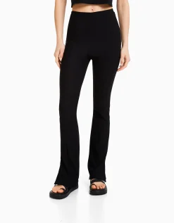 BERSHKA Pantalon flare ottoman Écru Sale
